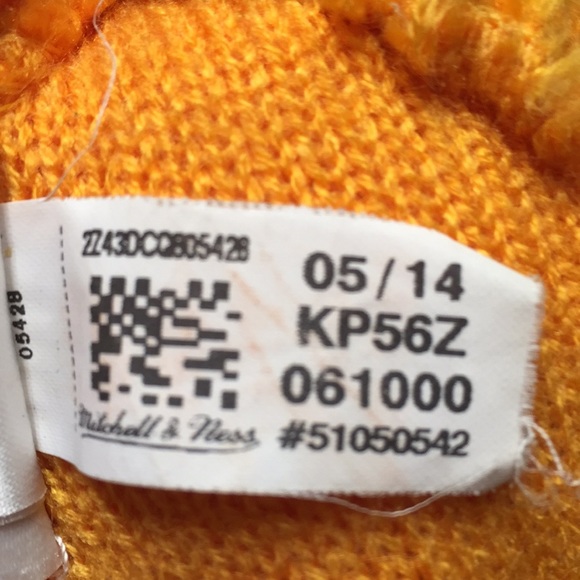 Miami heat stocking hat - Picture 6 of 8